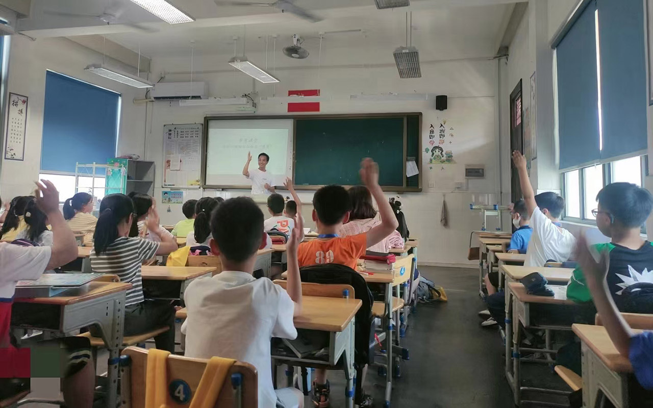 苏尼特左旗冯家小学